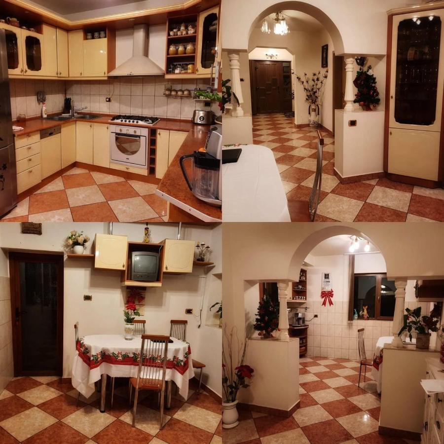 Casa Mona Villa Oradea Bagian luar foto