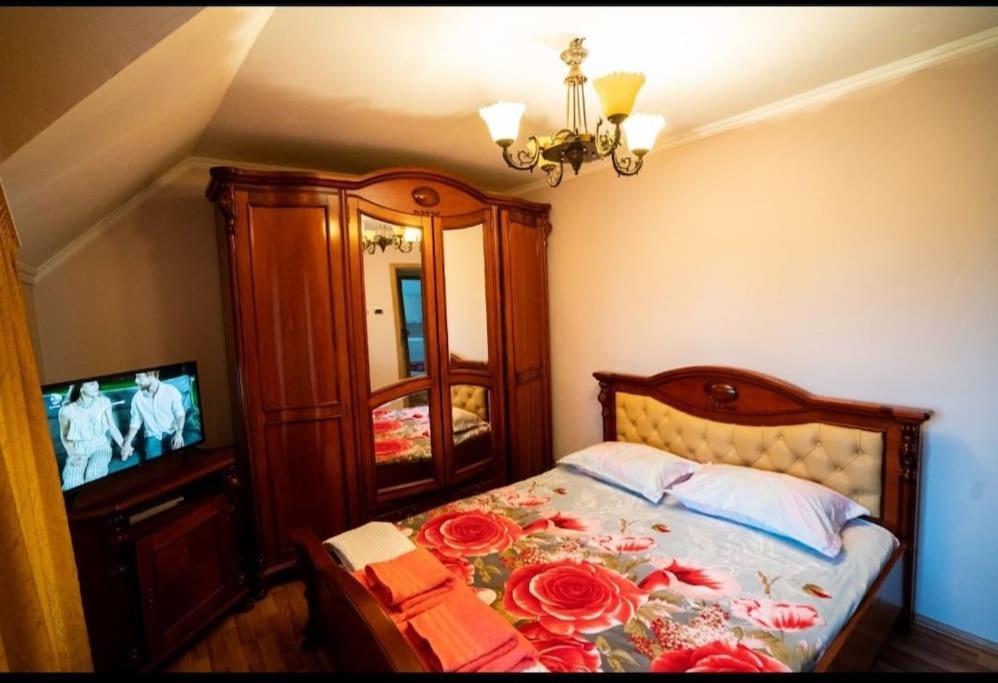 Casa Mona Villa Oradea Bagian luar foto