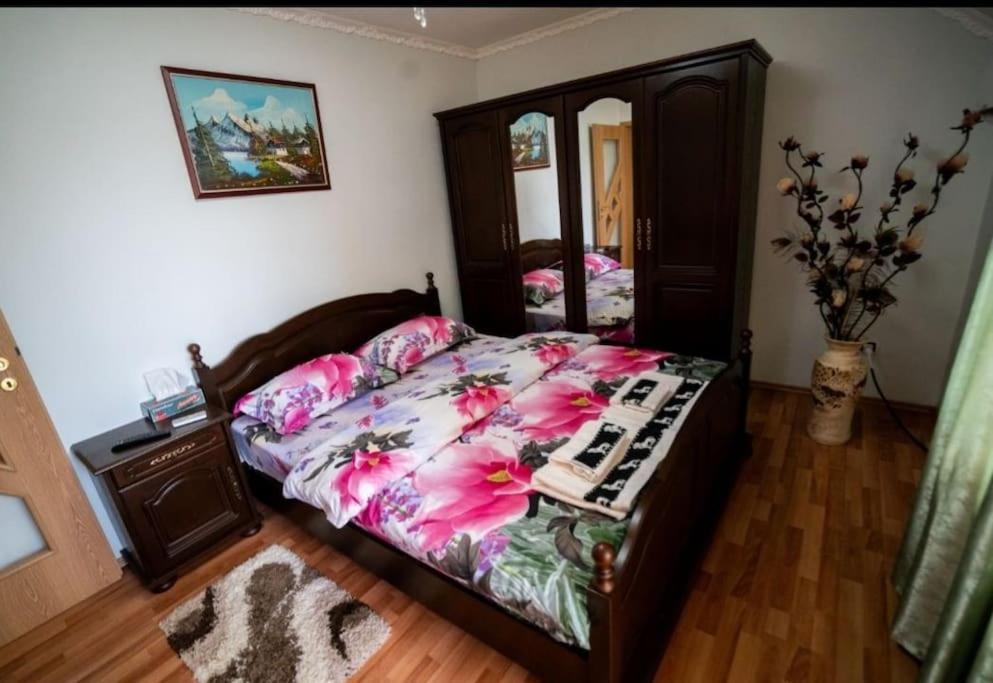 Casa Mona Villa Oradea Bagian luar foto