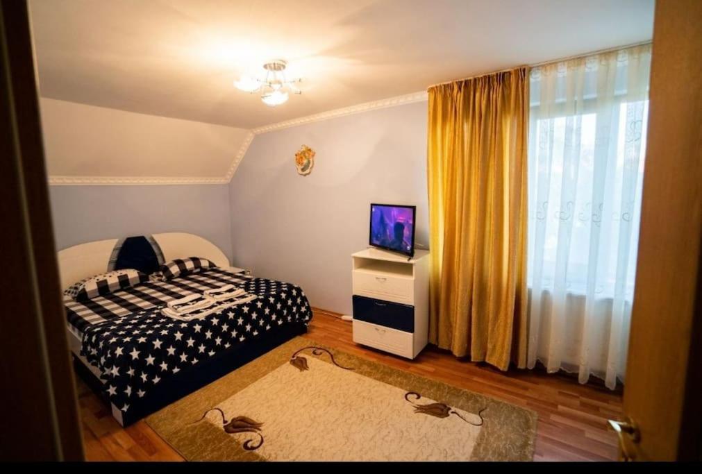 Casa Mona Villa Oradea Bagian luar foto