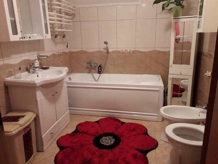 Casa Mona Villa Oradea Bagian luar foto